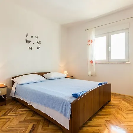 Zeljka Apt. W. Balcony & Bbq Apartment *