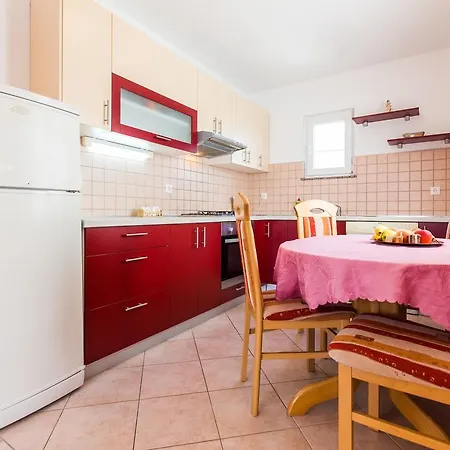 Zeljka Apt. W. Balcony & Bbq Apartment
