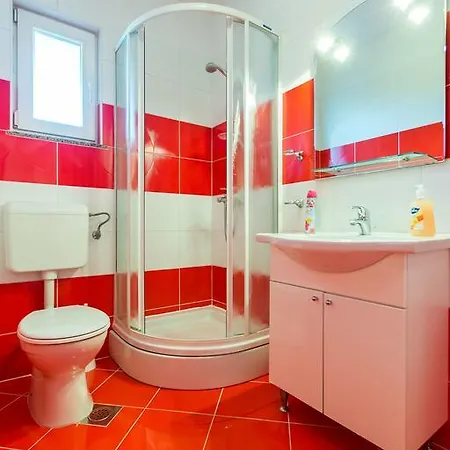 Zeljka Apt. W. Balcony & Bbq Apartment